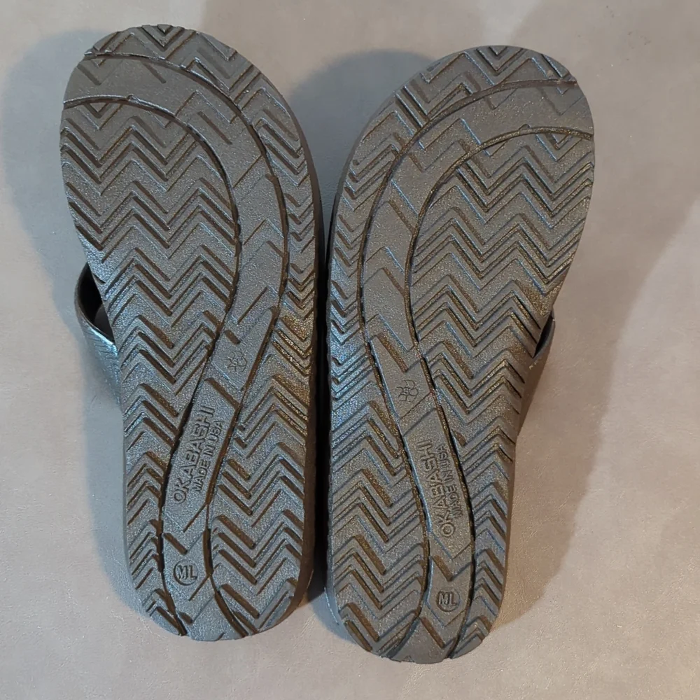 Okabashi Sandals Flip Flops Shoes  Woman Size M / L Brown Made in USA